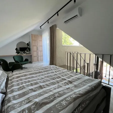 Beige 발라톤케네세